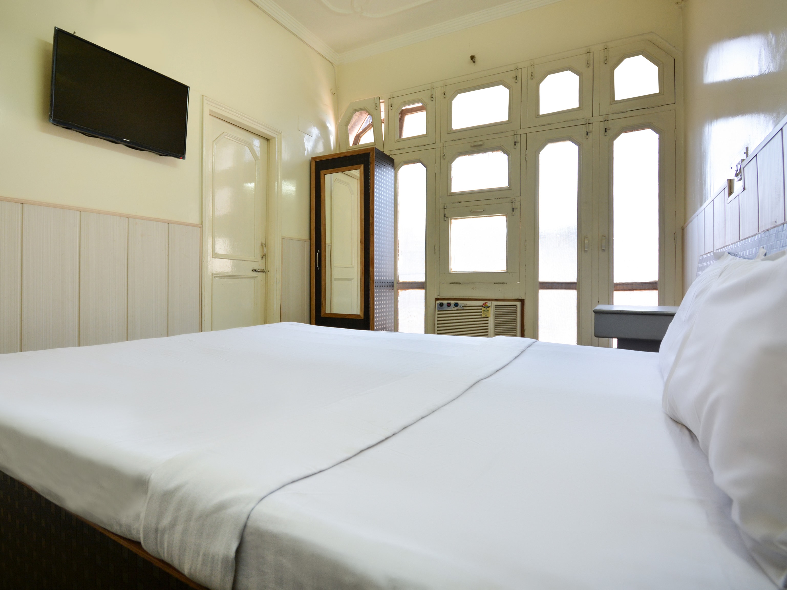 Hotel celebration - Tap to explore photos