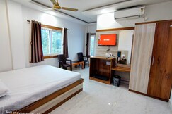 HOTEL RAJARHAT PALACE