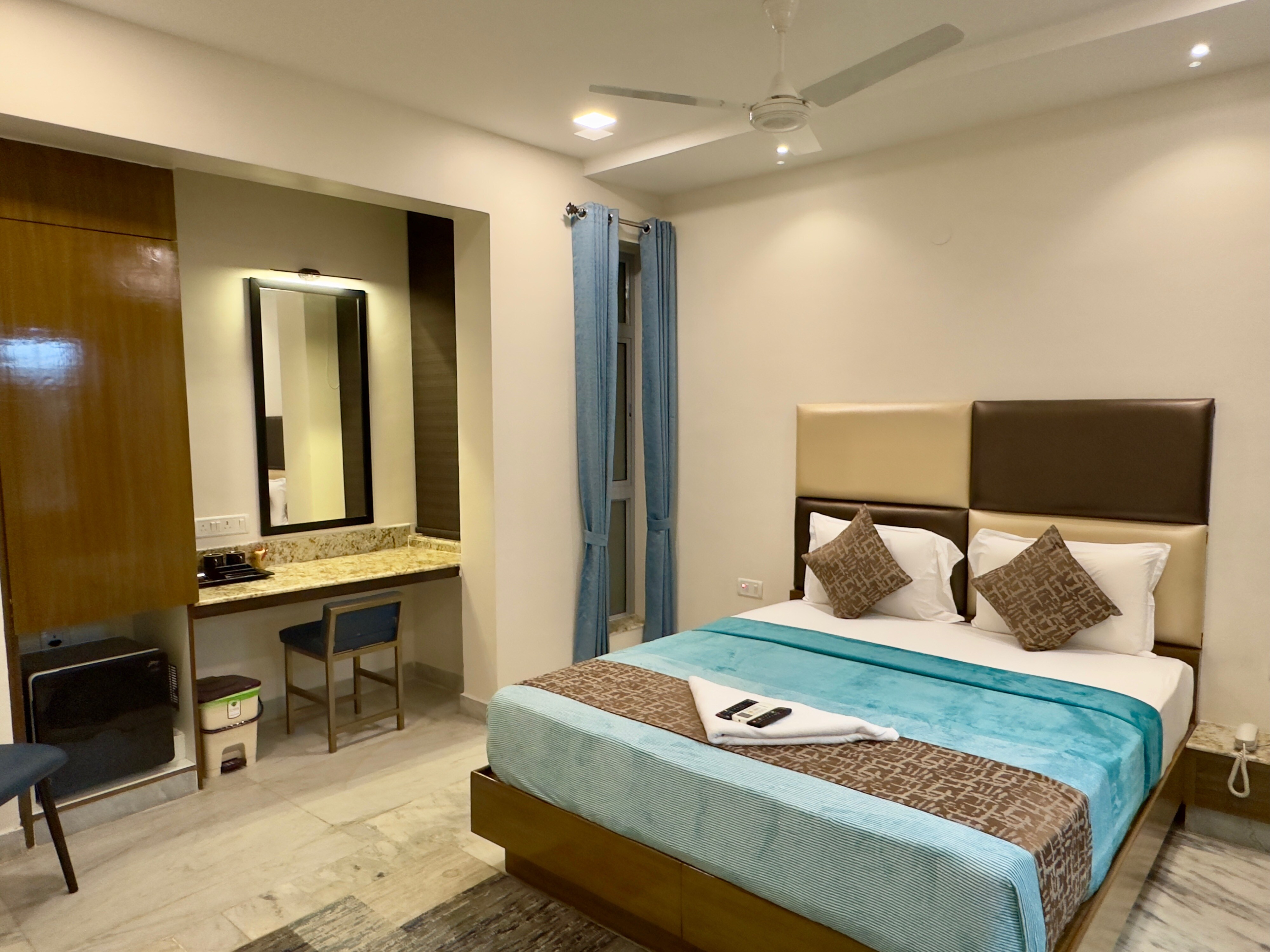 Greens Elite -Business Class Hotel (Near Chennai Central Railway station) - Tap to explore photos