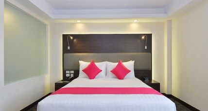 Hotel Royal Bangkok Room Type - Deluxe Double Room
