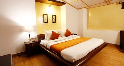 The Palace Belvedere (walkable distance from Mall Road) Room Type - Deluxe Room The Palace Belvedere (walkable distance from Mall Road) Room Type - Deluxe Room
