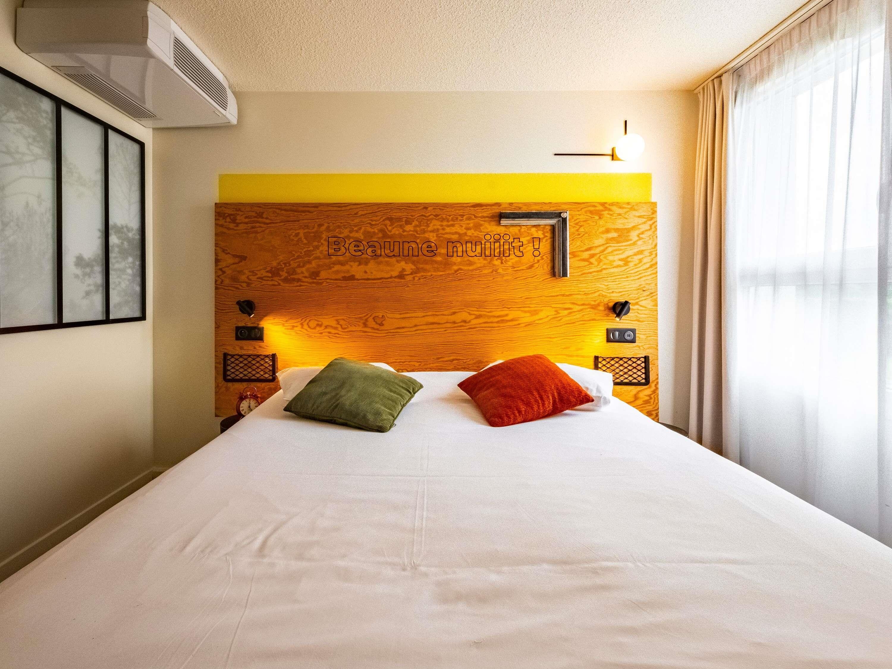 Greet Hotel Beaune - Tap to explore photos