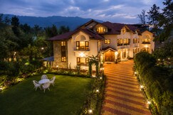 Hotel Alhamra Retreat- Nearby Shalimar Mughal Garden