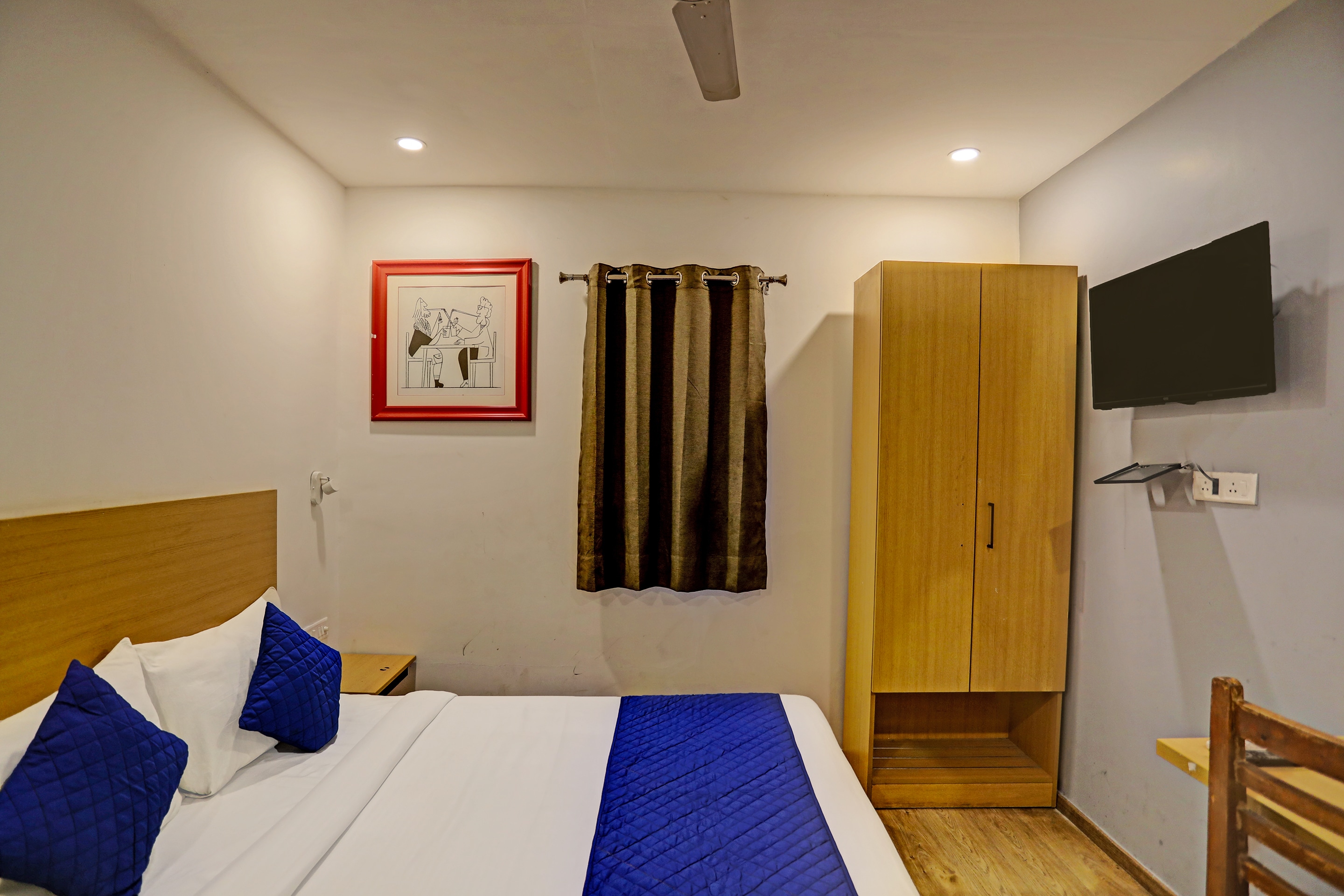 Hotel Admire Inn GZB By ASPL - Tap to explore photos