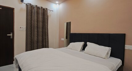 Maa Parvati Homestay Ayodhya Room Type - Standard Bedroom 2