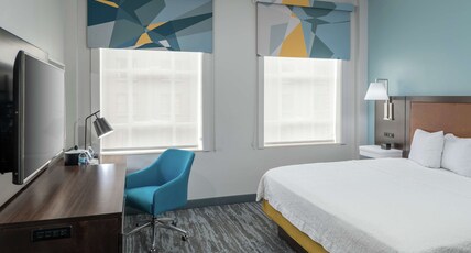 Hampton Inn & Suites by Hilton Atlanta-Downtown Room Type - 1 KING BED NONSMOKING