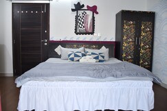 The Burgundy Hour -Studio With City-View Balcony