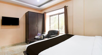 Hotel O New Alipore Room Type - Classic with Balcony Hotel O New Alipore Room Type - Classic with Balcony
