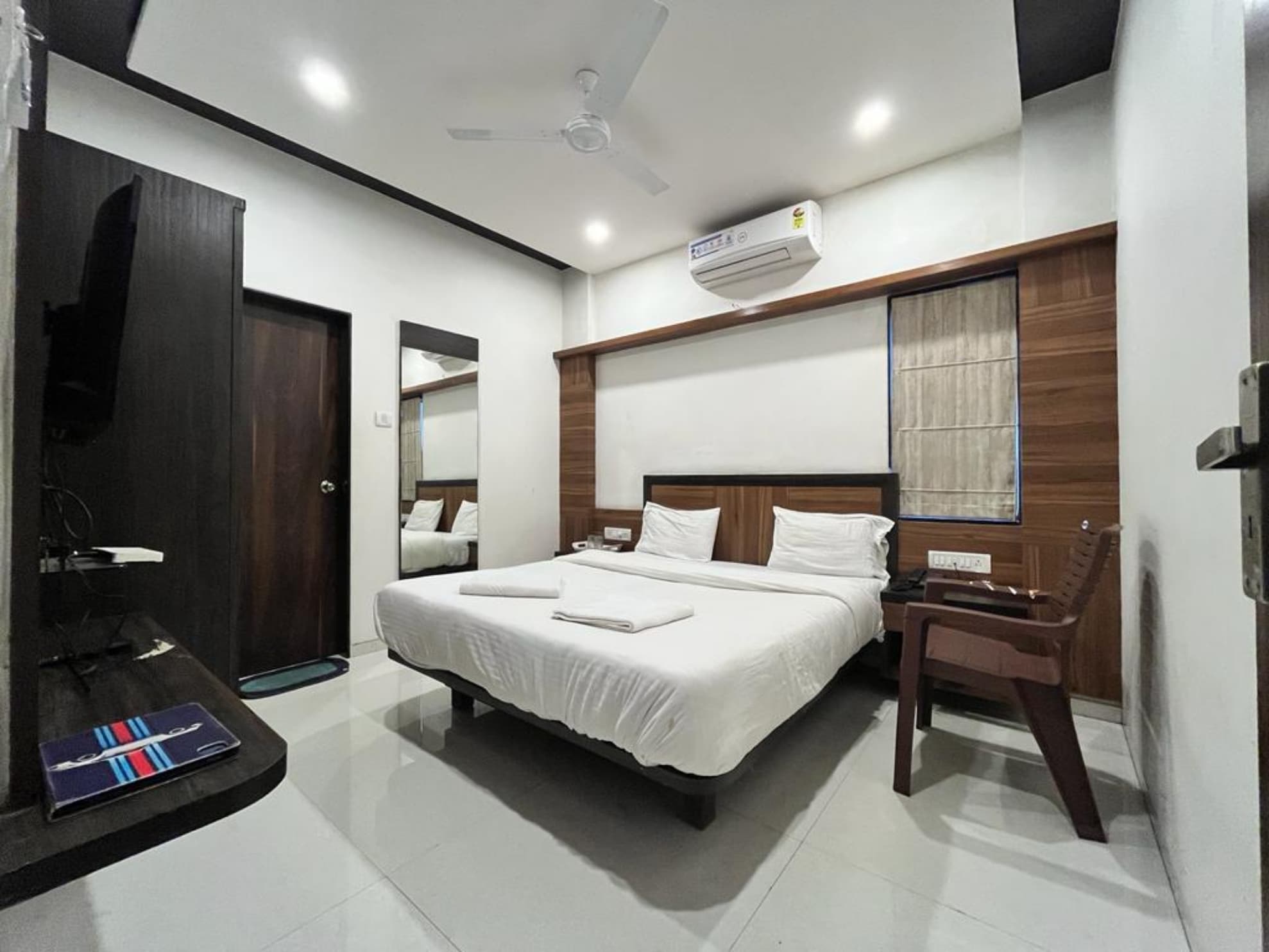 Hotel Sarthak Residency - Tap to explore photos