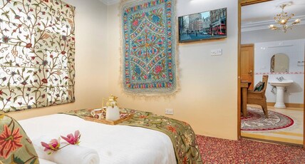 Luxury Ashok Homestay Room Type - Suite Room