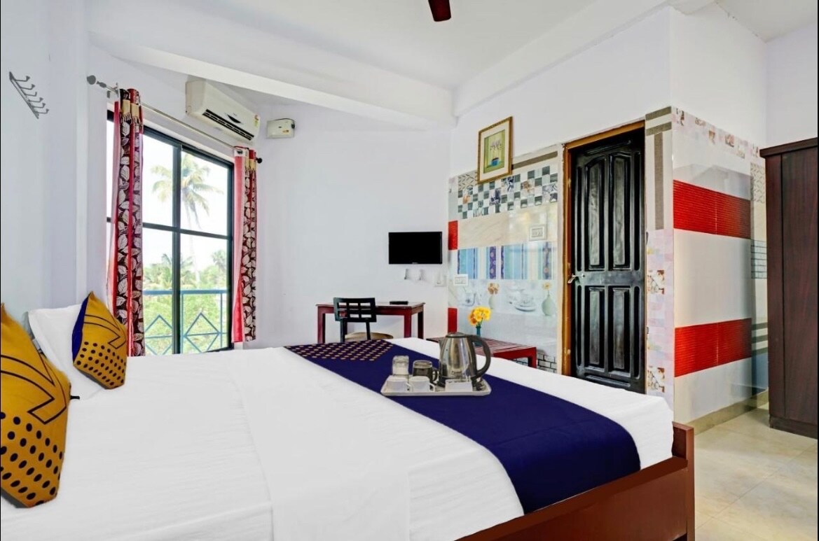 Cherai Tower Residency ( A/C Rooms ) - Tap to explore photos