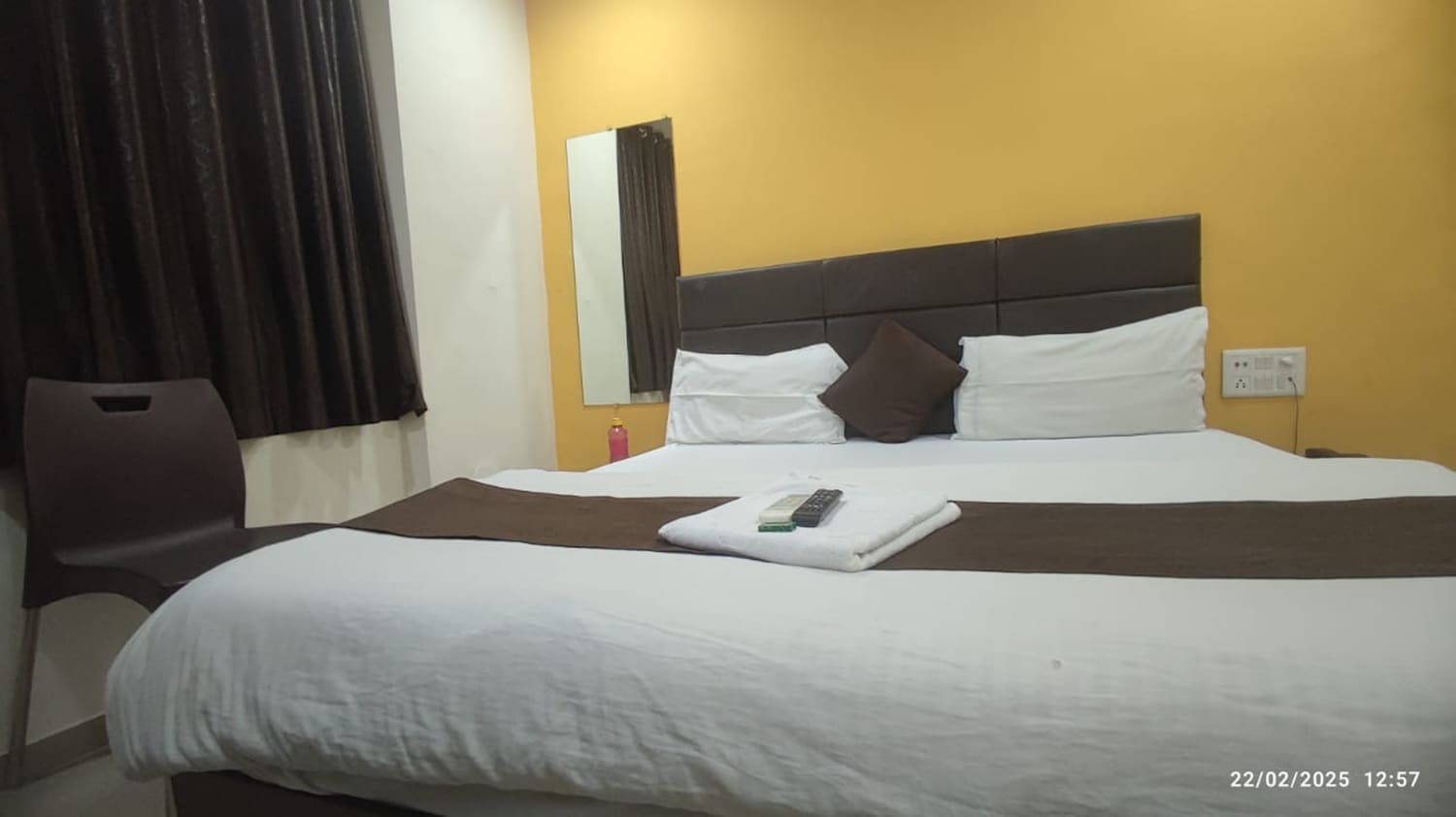 THE RIDDHI HOTEL - Tap to explore photos