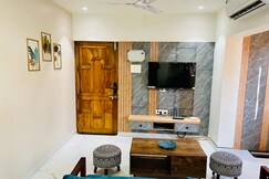 Shore & More - Walk to the beach