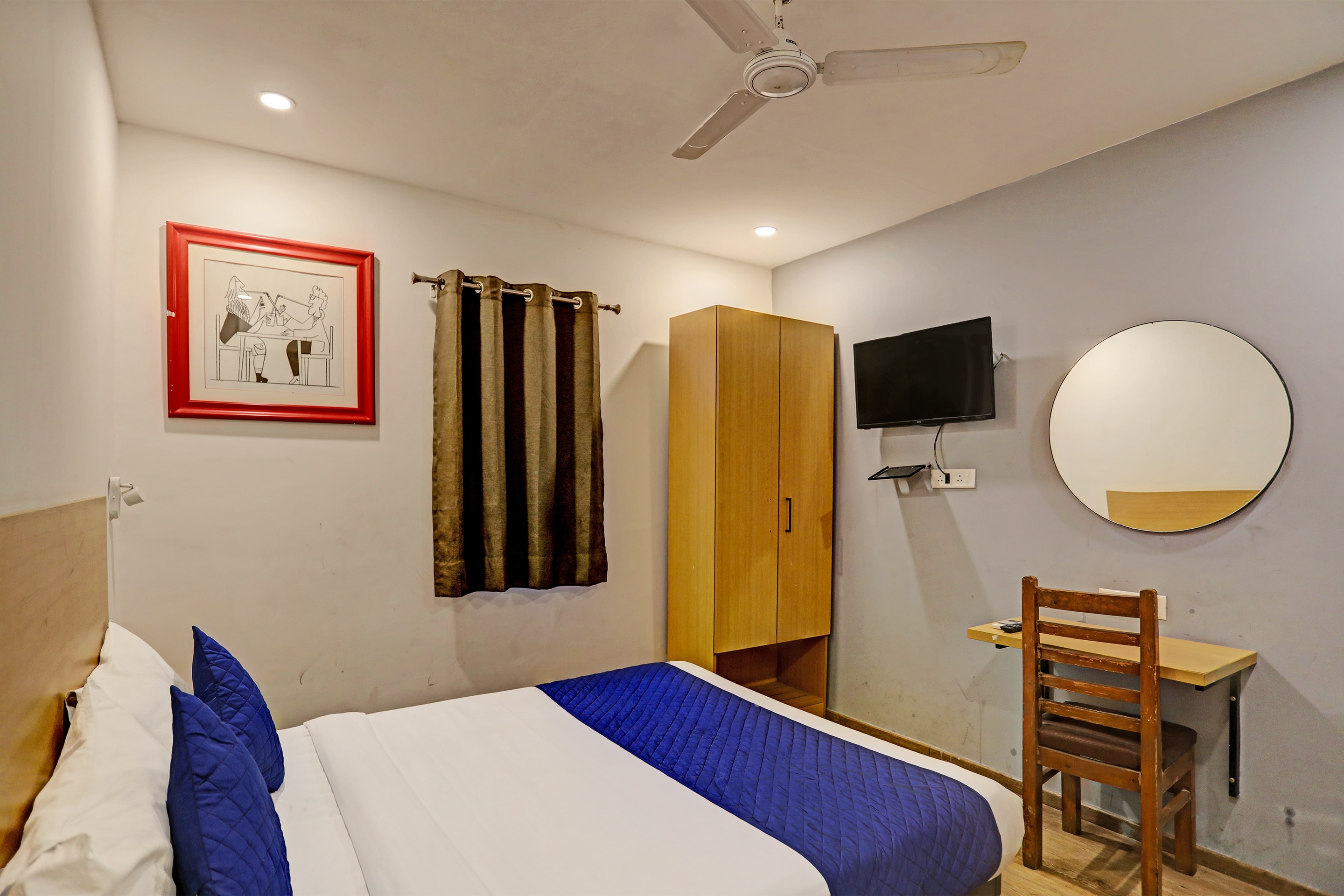 Hotel Admire Inn GZB By ASPL - Tap to explore photos