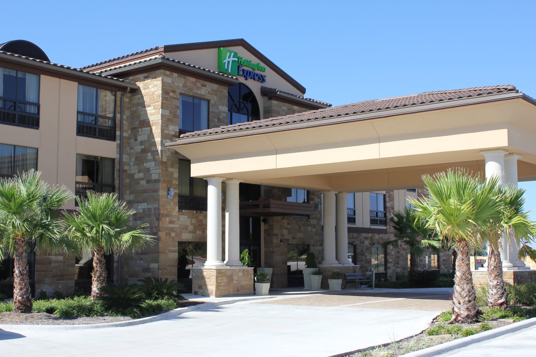 Holiday Inn Express & Suites AUSTIN NW - LAKEWAY - Tap to explore photos