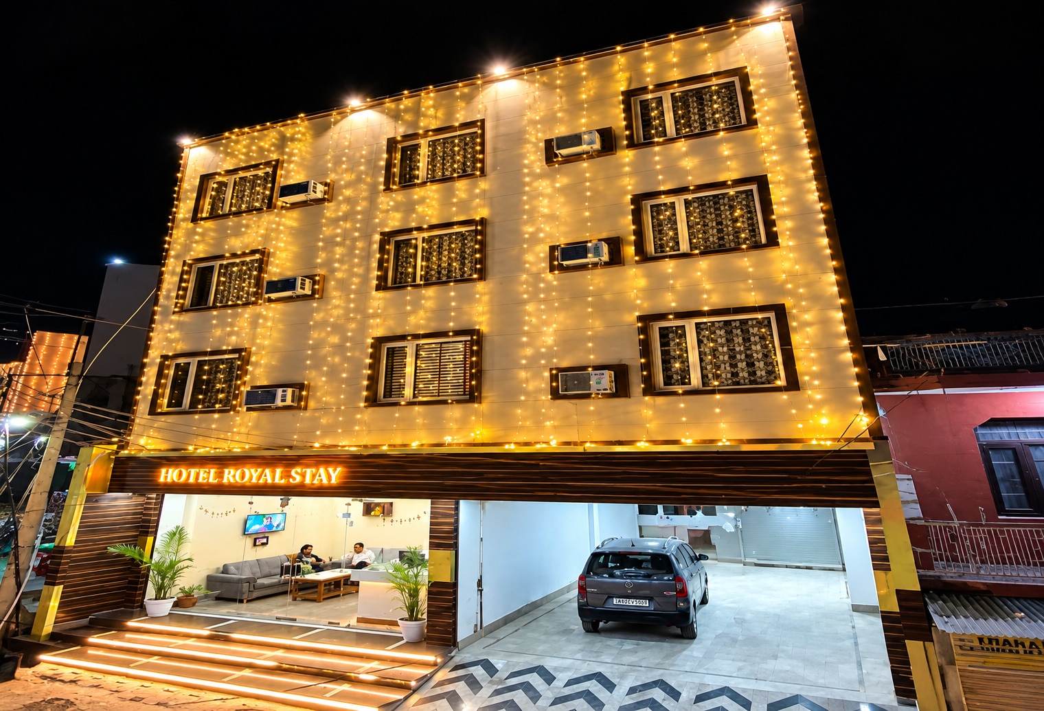 Royal Stay Near Katra Railway Station - Tap to explore photos