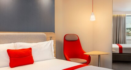Holiday Inn Express DUBLIN CITY CENTRE Room Type - Standard Room with Free Hot Breakfast Holiday Inn Express DUBLIN CITY CENTRE Room Type - Standard Room with Free Hot Breakfast