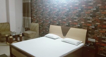 HOTEL ROYAL PALACE Room Type - Superior AC Room