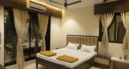 Hotel Ratna Palace Room Type - Nature View Couple Room (2 Person) With Balcony