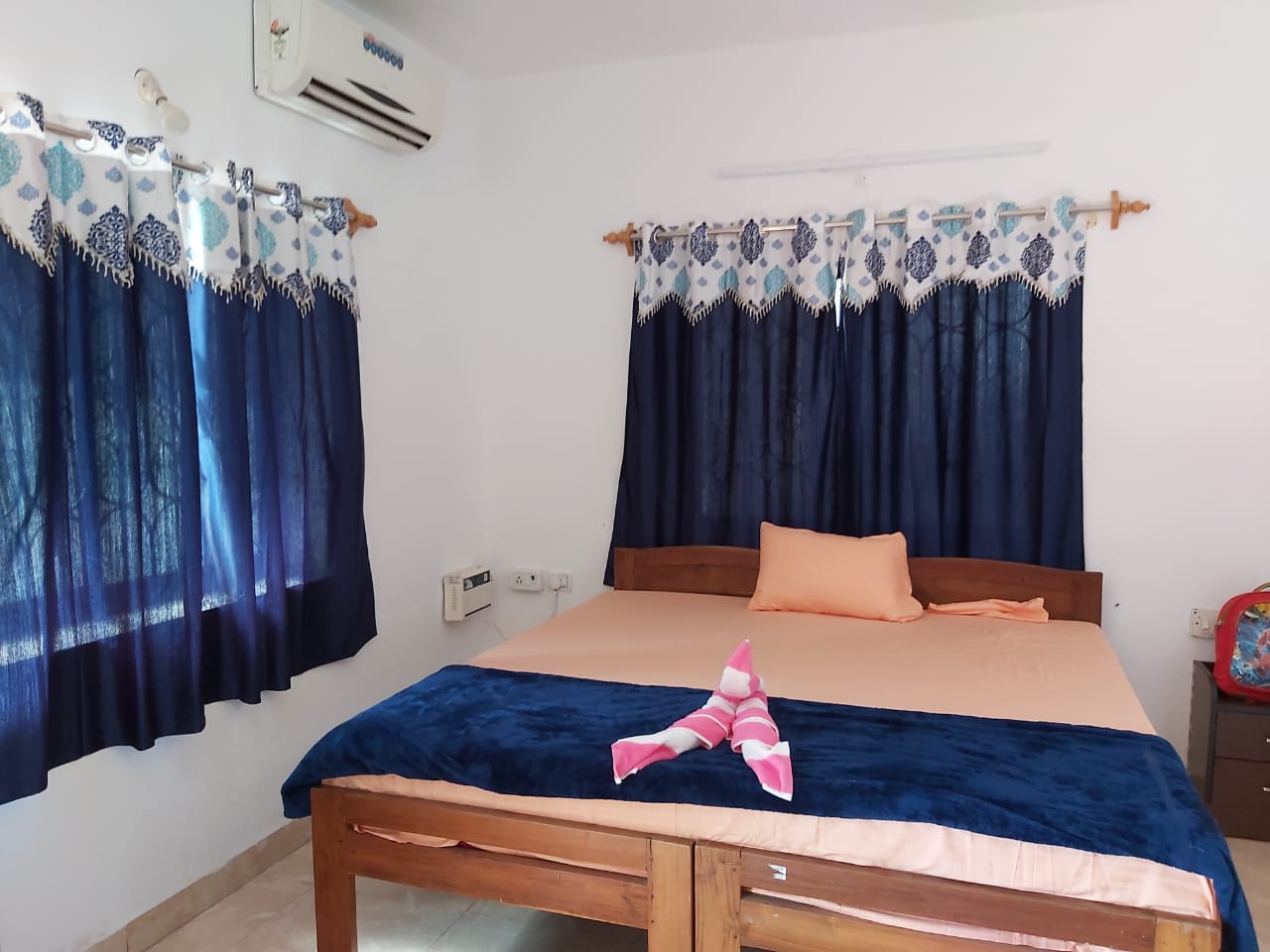 Baga studio rooms - Tap to explore photos