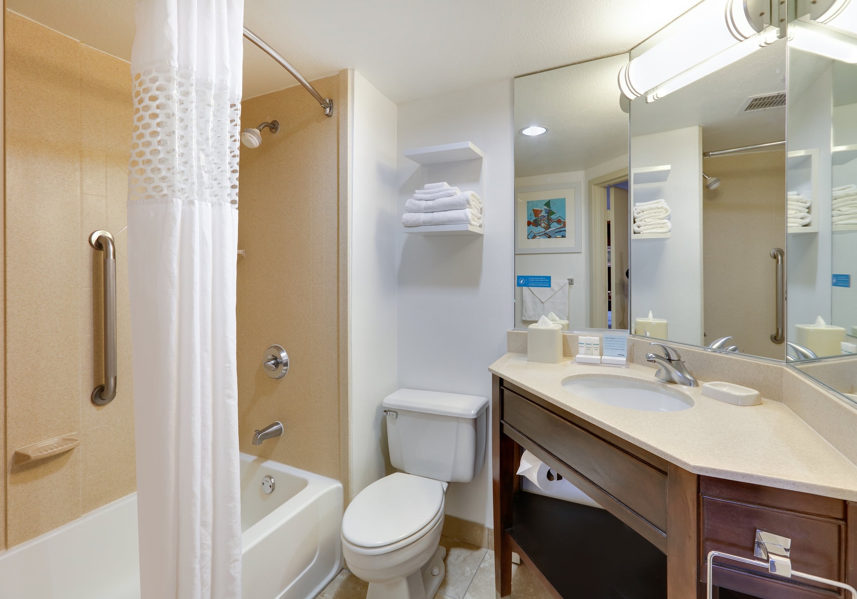 Hampton Inn Los Angeles/Carson - Tap to explore photos