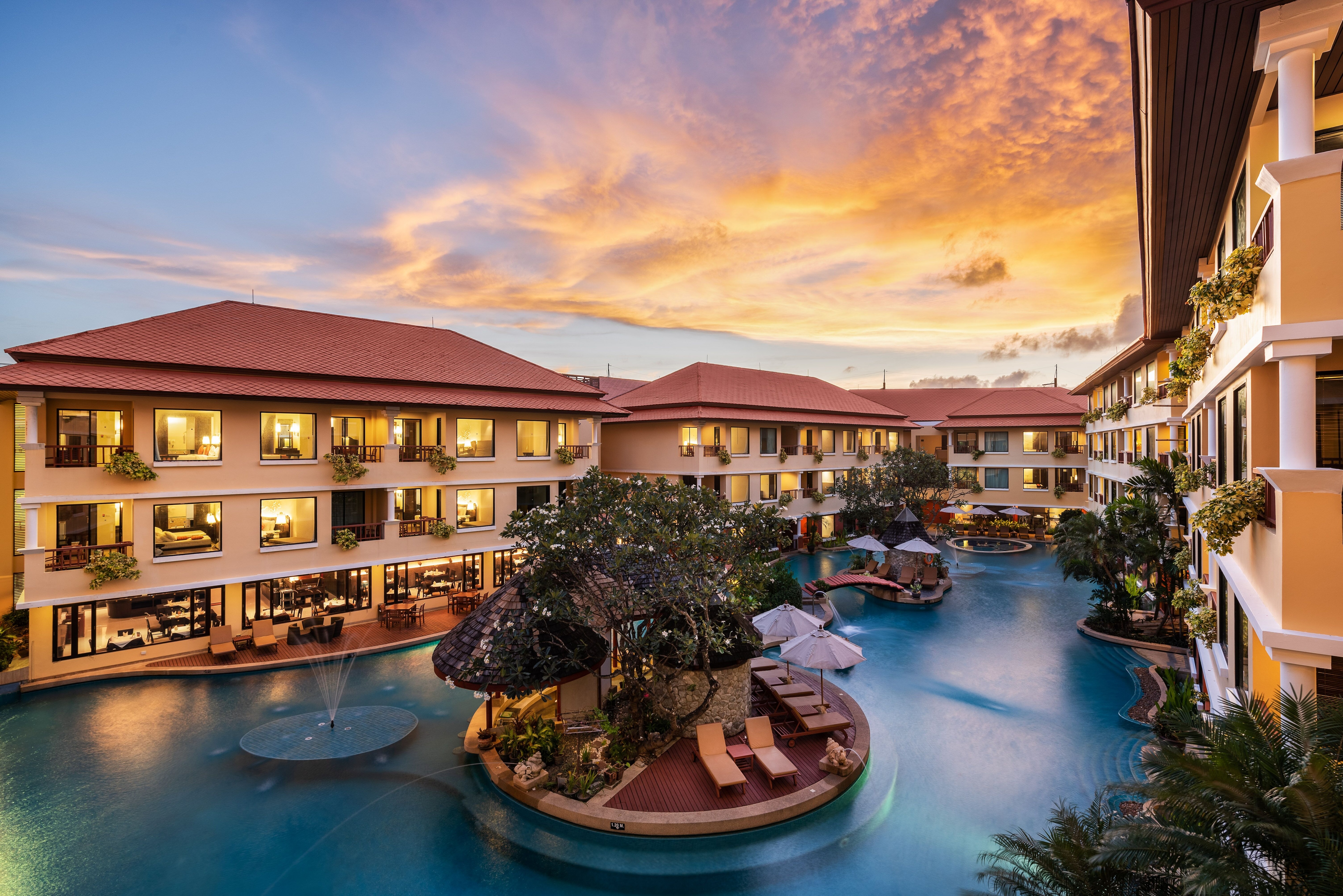 Patong Paragon Resort & Spa - Tap to explore photos