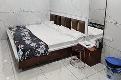 Hotel Divya Darshan..