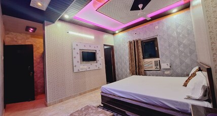 Hotel Mahaveer International Room Type - Deluxe Luxury Double Bedroom