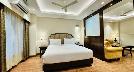 Park Selections Room Type - Suite with Living Area and Sofa Park Selections Room Type - Suite with Living Area and Sofa