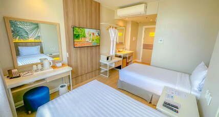Harolds Hotel Quezon CIty Room Type - Deluxe Twin Beds