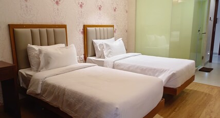 Manchester Suites Room Type - Premium Twin Room
