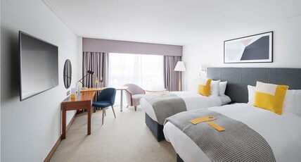 voco Reading, an IHG Hotel Room Type - 2 Twin Beds Standard Accessible