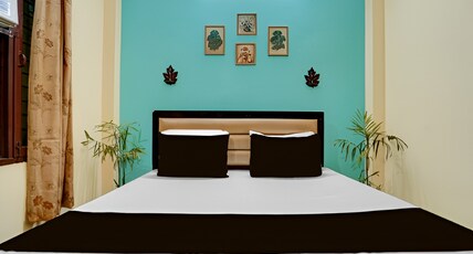 Shivik Stays Room Type - Bedroom 4
