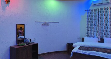Rishi Van Room Type - Bedroom 1