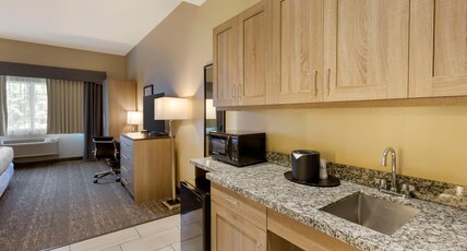Best Western Plus Heber Valley Hotel Room Type - Accessible - 1 King, Mobility Accessible, Roll In Shower, Microwave And Refrigerator, Non-Smoking, F
