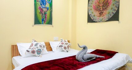 Wanderer Stays Room Type - Deluxe Room with Balcony and Mountain View