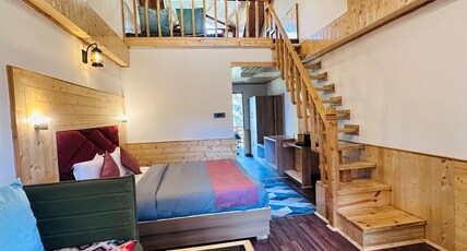 Getaway Stays Manali | River-view Rooms Room Type - Hilltop Attic with River and Mountain View
