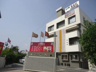 Hotel Rau Lodging - Tap to explore photos