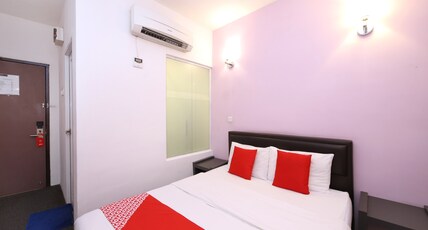 Hotel O Marvelton Hotel Room Type - Standard Queen
