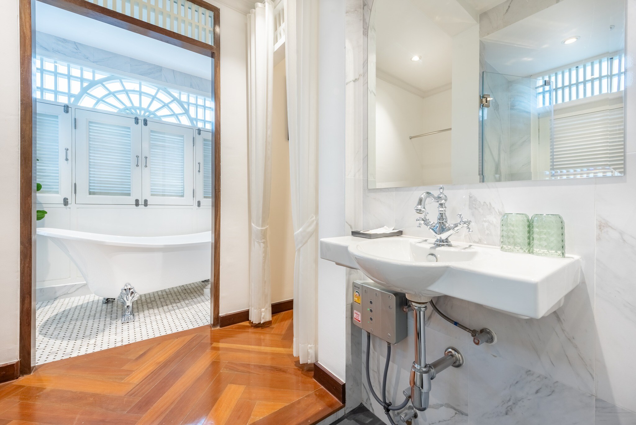 Cherie Bangkok Boutique Hotel - Tap to explore photos
