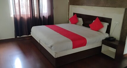 Hotel Sparsh Ganga @Rishikesh Room Type - Deluxe Double Room