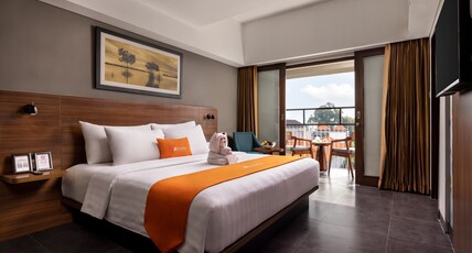Hotel J4 Kuta Legian Room Type - Premier Deluxe Veranda With Bathtub Hotel J4 Kuta Legian Room Type - Premier Deluxe Veranda With Bathtub