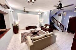 Vintage Villa with Projector