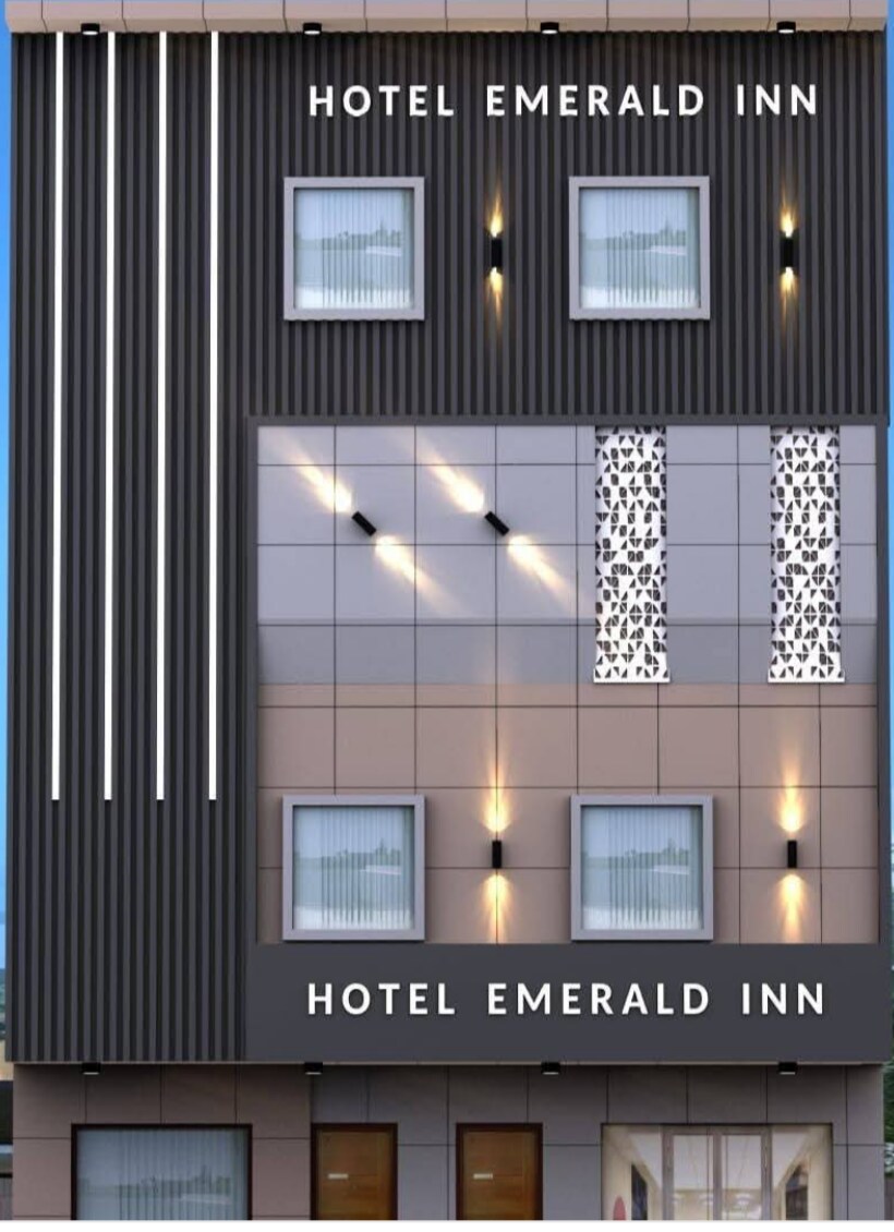Hotel Emerald Inn - Tap to explore photos
