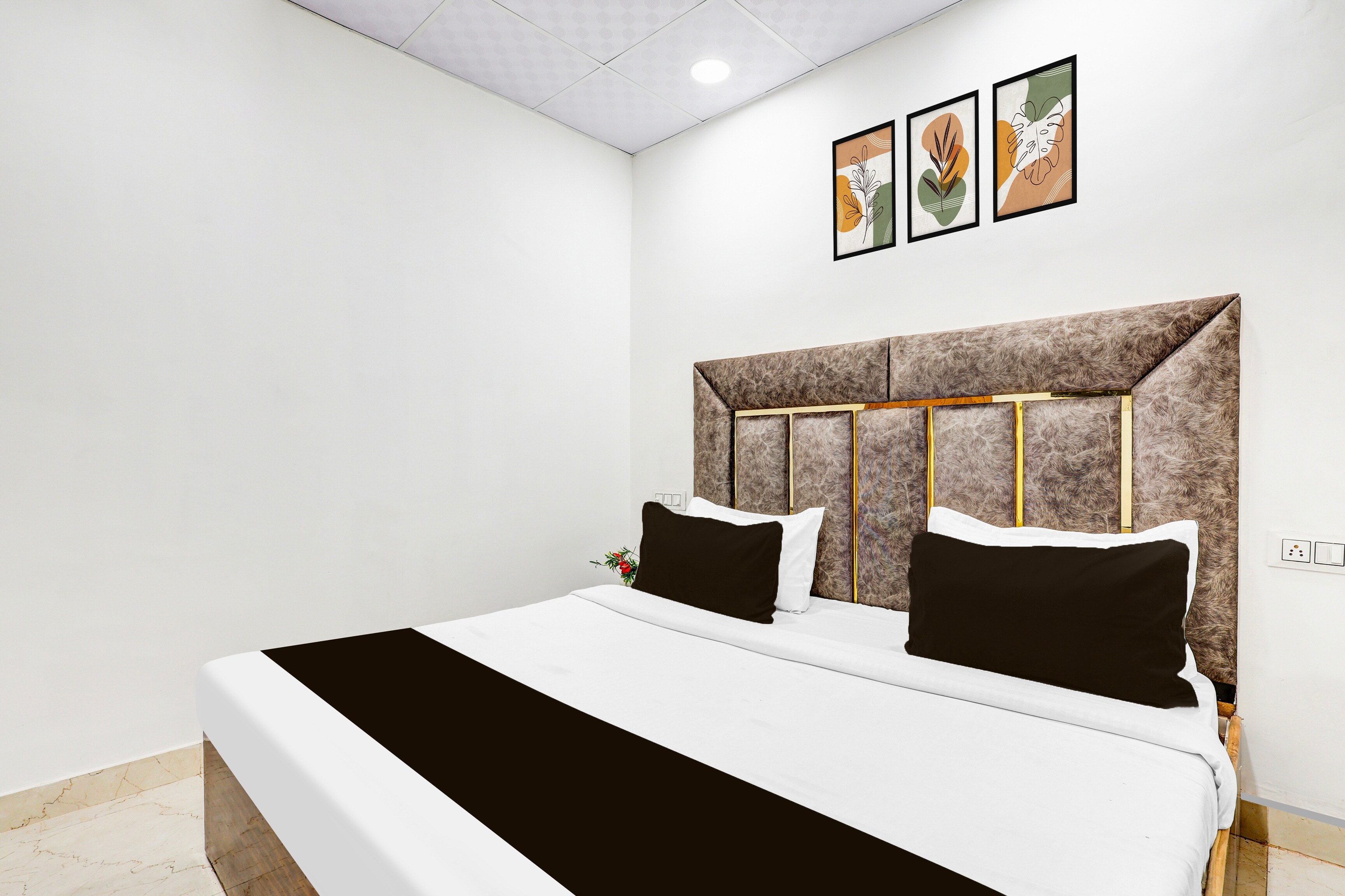 Hotel O Tulip Sarover - Tap to explore photos