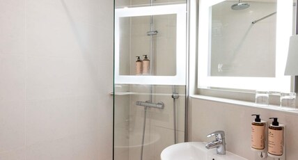 Mercure Paris Montparnasse Raspail Room Type - Privilege Room with 1 double bed and 1 single sofa bed