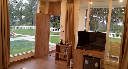 DAMODAR RIVER RETREAT Room Type - River View Luxury Glass House with Private Lawn (Ground Floor) DAMODAR RIVER RETREAT Room Type - River View Luxury Glass House with Private Lawn (Ground Floor)