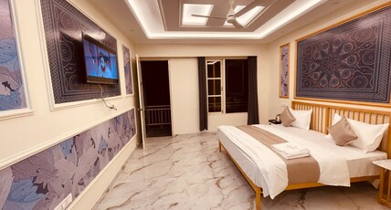 Paradise Woodland Resort Room Type - Deluxe Mountain view Room With Balcony