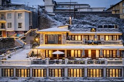 KSP Royal Valley View Hotel at Mall Road with Parking, Mussoorie