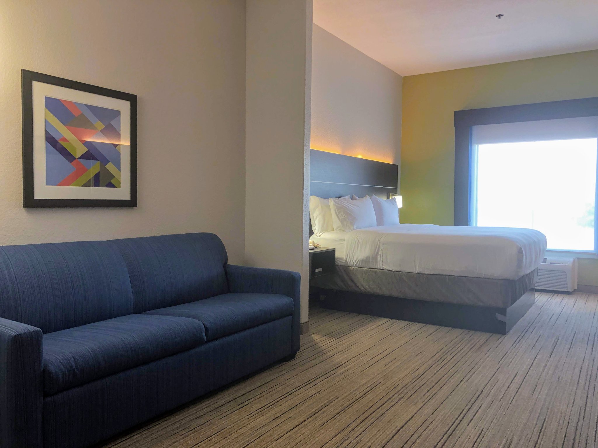 Holiday Inn Express & Suites Hearne, an IHG Hotel - Tap to explore photos
